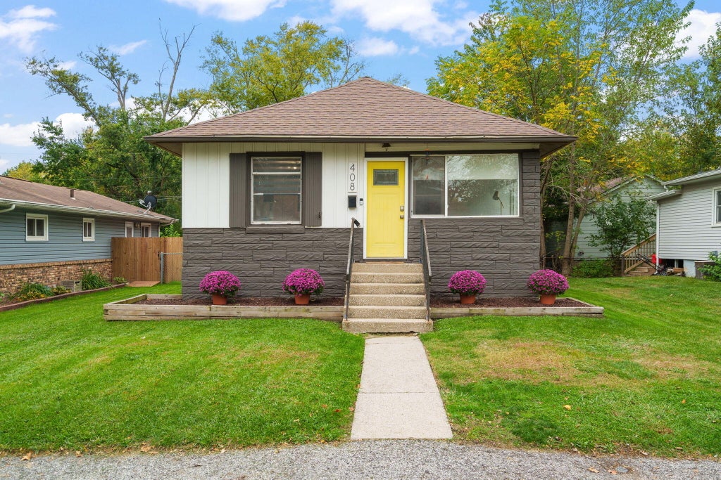 Photo of 408 S 11th Street, Chesterton, IN 46304 (MLS # 846797)