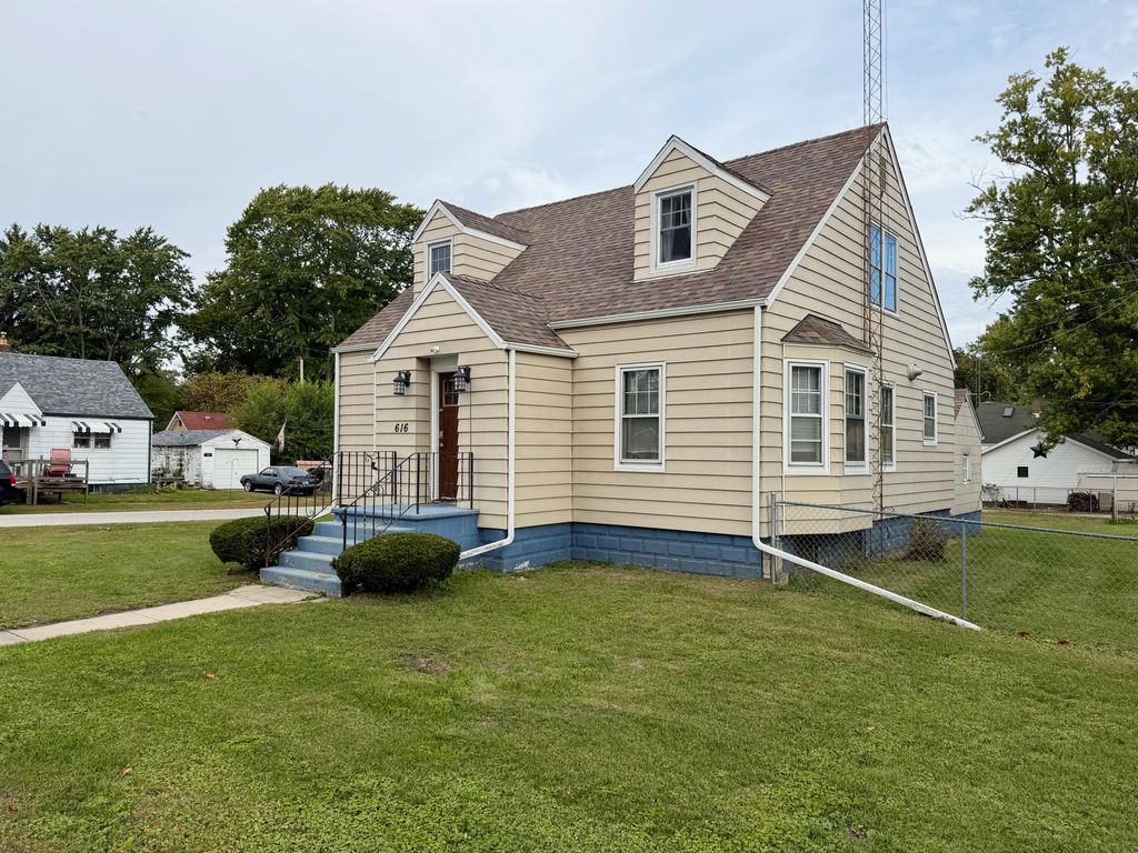 Photo of 616 Laurel Street, North Judson, IN 46366 (MLS # 829306)