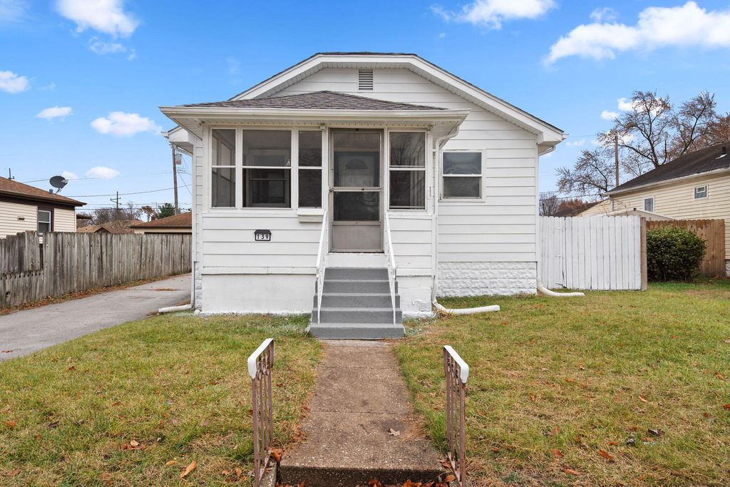 Photo of 139 N Dwiggins Street, Griffith, IN 46319 (MLS # 831261)