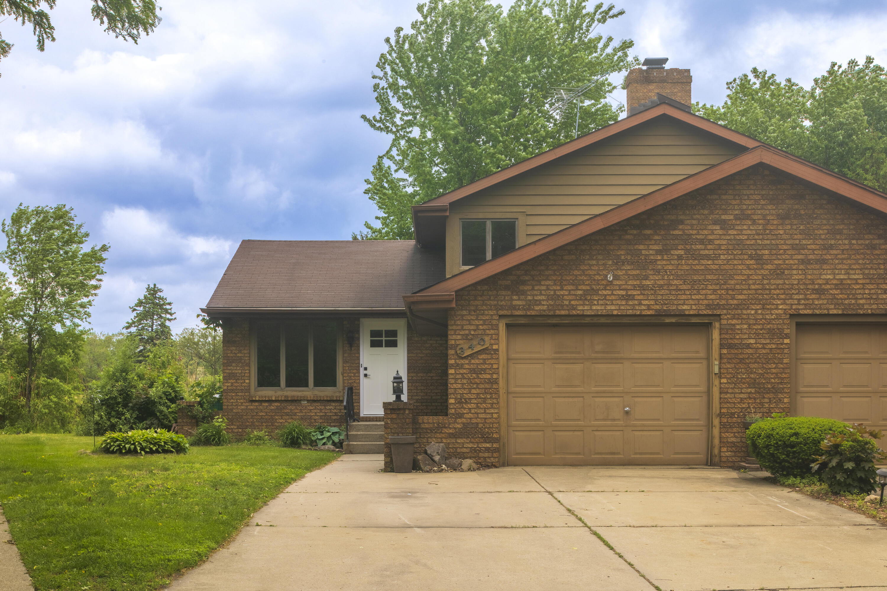 340 Golfview Drive