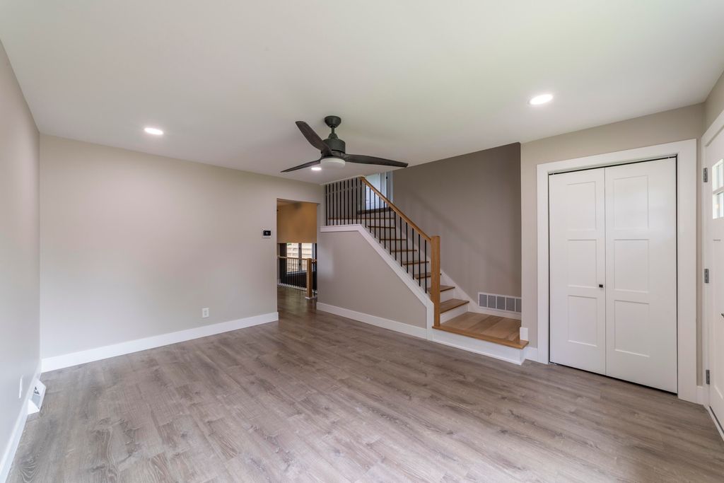 Photo of 340 Golfview Drive, Schererville, IN 46375 (MLS # 839401)