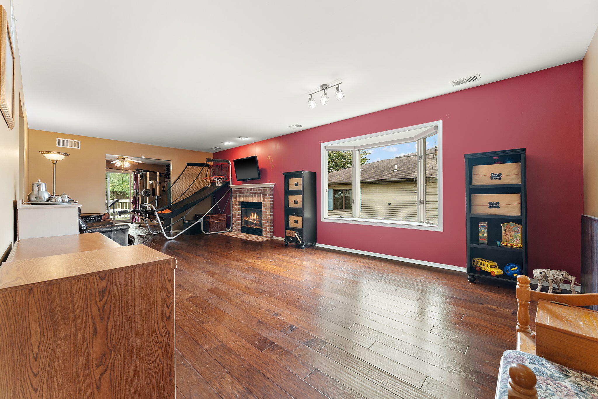 2328 Deerpath Drive W
