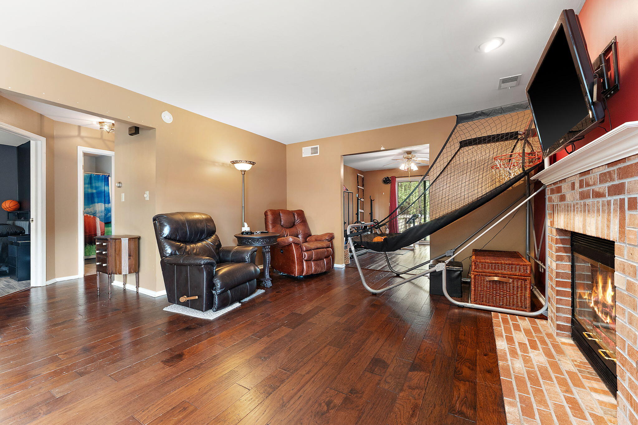 2328 Deerpath Drive W