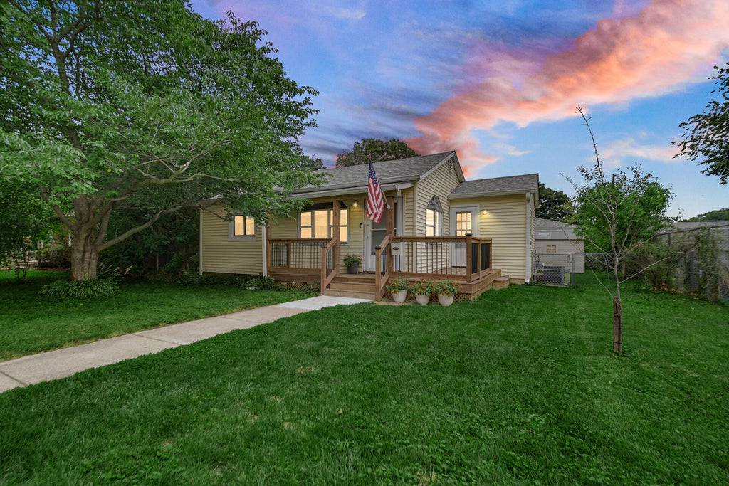 Photo of 511 S Lawrence Street, Hobart, IN 46342 (MLS # 841764)