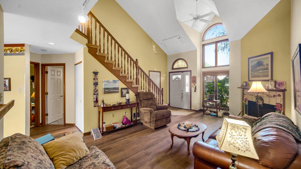 Photo of 1486 Lake Street, Hobart, IN 46342 (MLS # 845287)