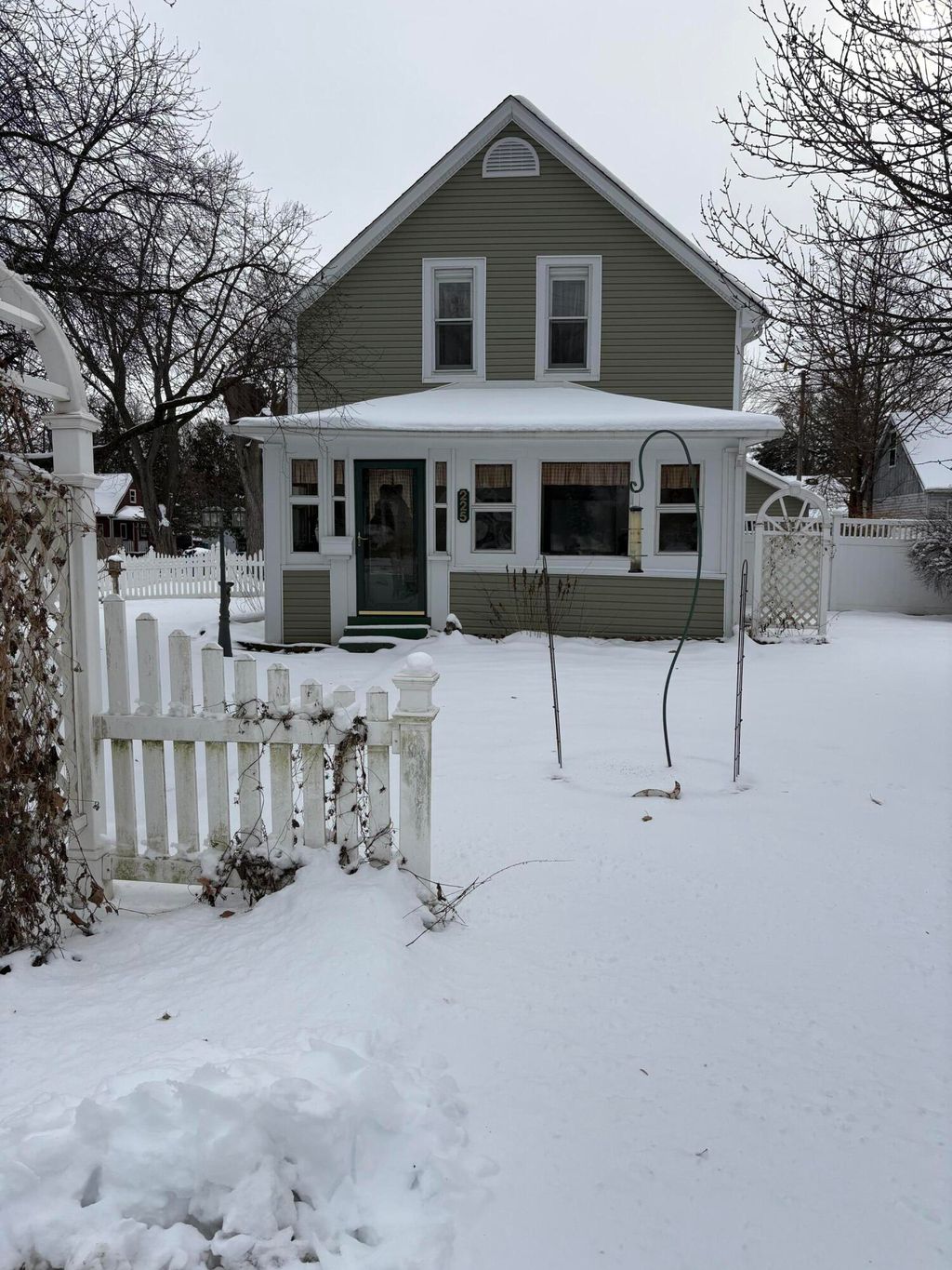 Photo of 225 Jefferson Avenue, Chesterton, IN 46304 (MLS # 831504)