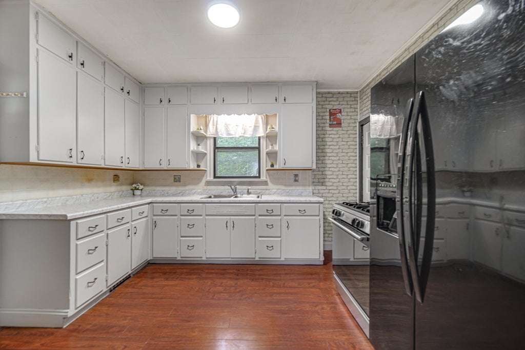 Photo of 1807 E Lincolnway, La Porte, IN 46350 (MLS # 847091)