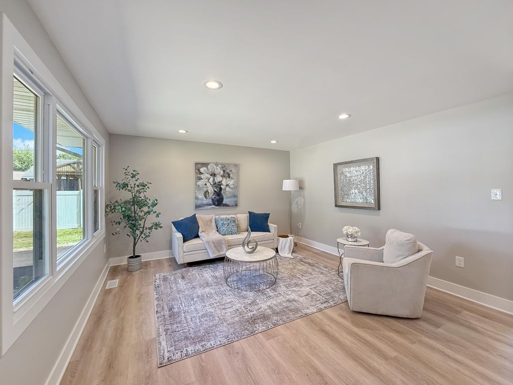 Photo of 511 S 22nd Street, Chesterton, IN 46304 (MLS # 840554)