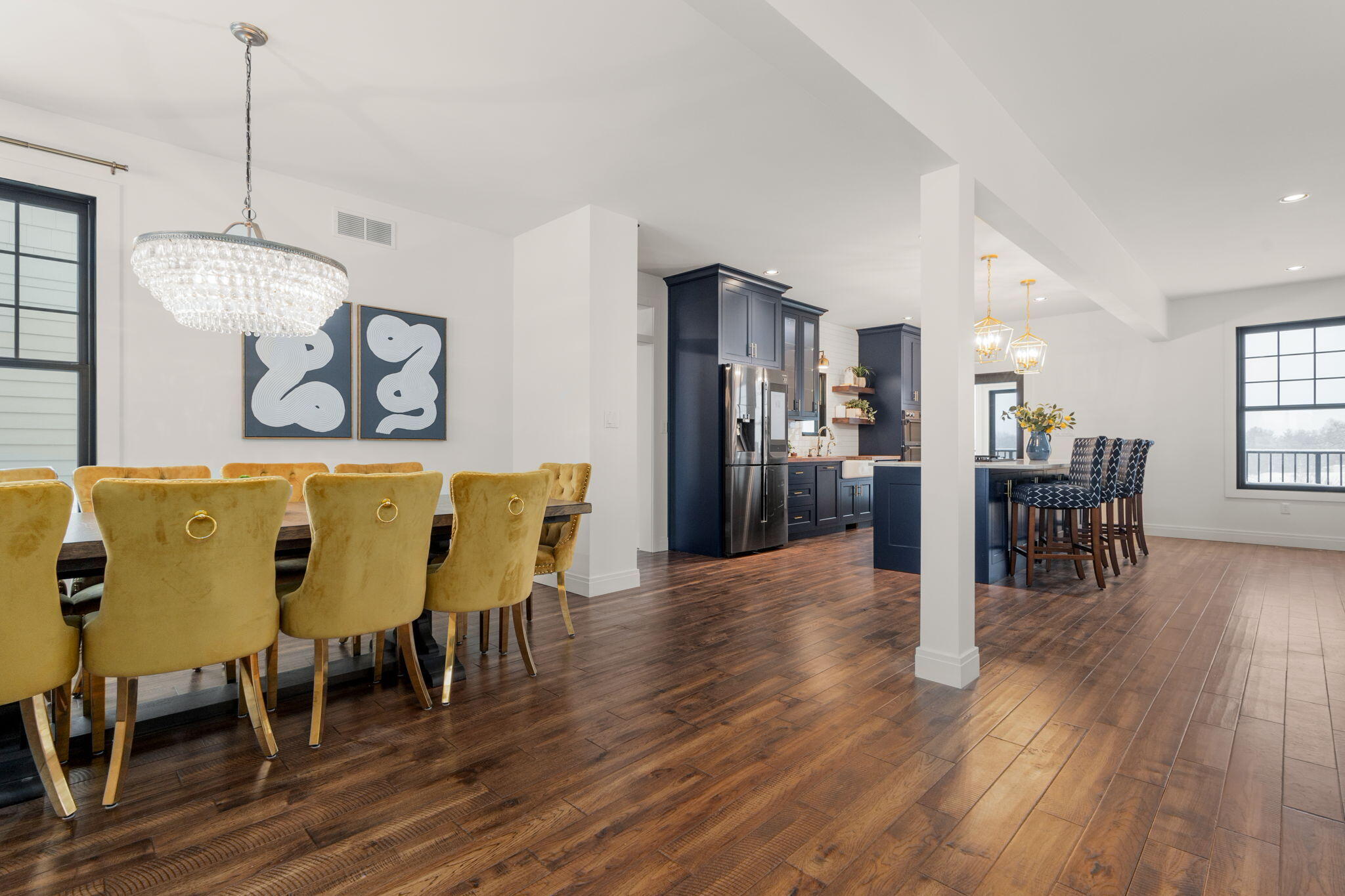 10001 N Beverly Lane