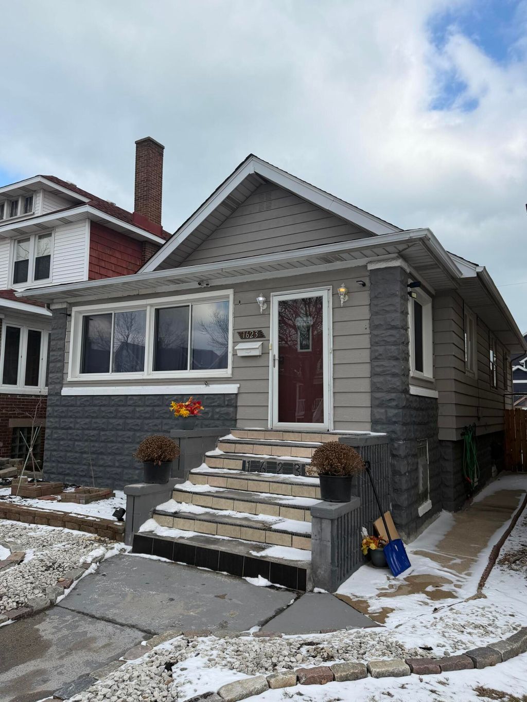 Photo of 1623 Central Avenue, Whiting, IN 46394 (MLS # 834129)