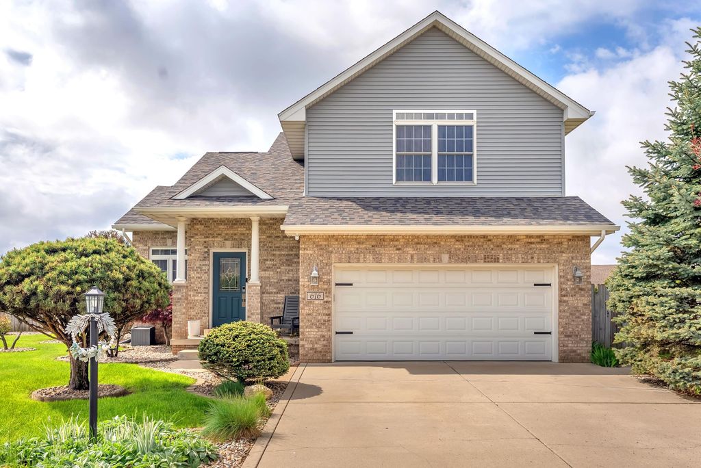 Photo of 616 Slate Drive, Westville, IN 46391 (MLS # 838653)