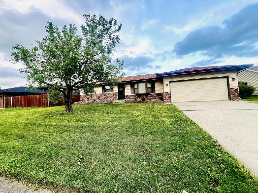 Photo of 3249 May Street, Portage, IN 46368 (MLS # 839192)