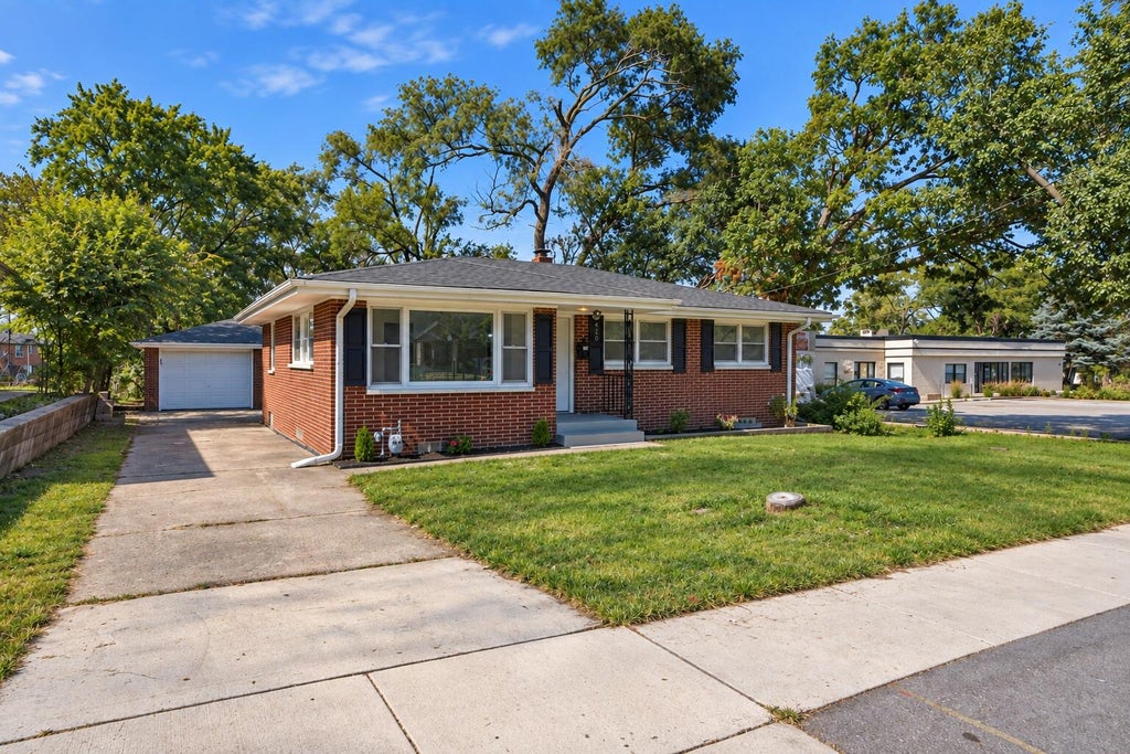 Photo of 420 N Lake Street, Gary, IN 46403 (MLS # 846020)