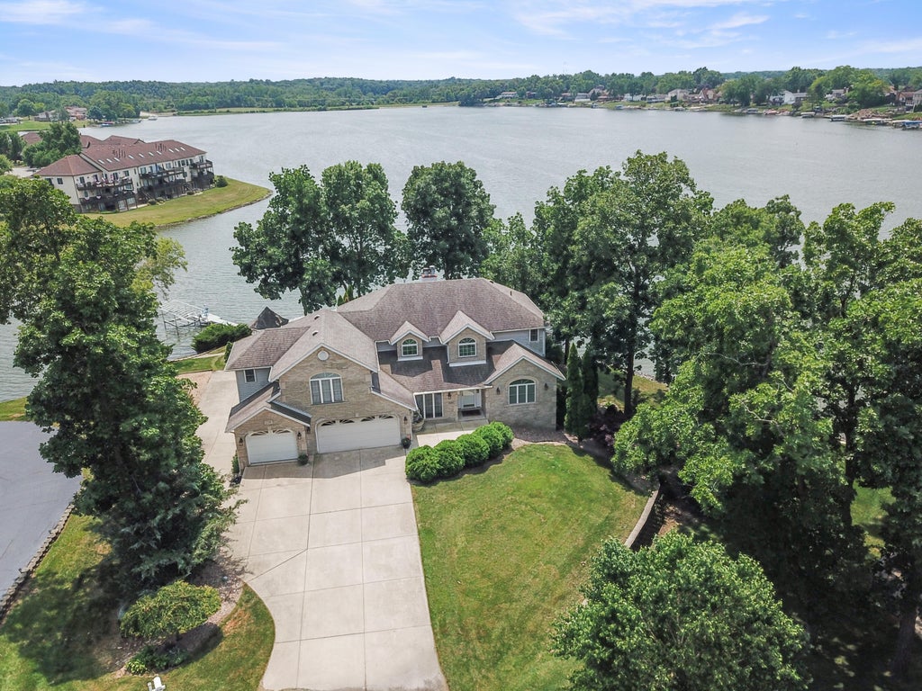 Photo of 1739 Beachview Court, Crown Point, IN 46307 (MLS # 841365)