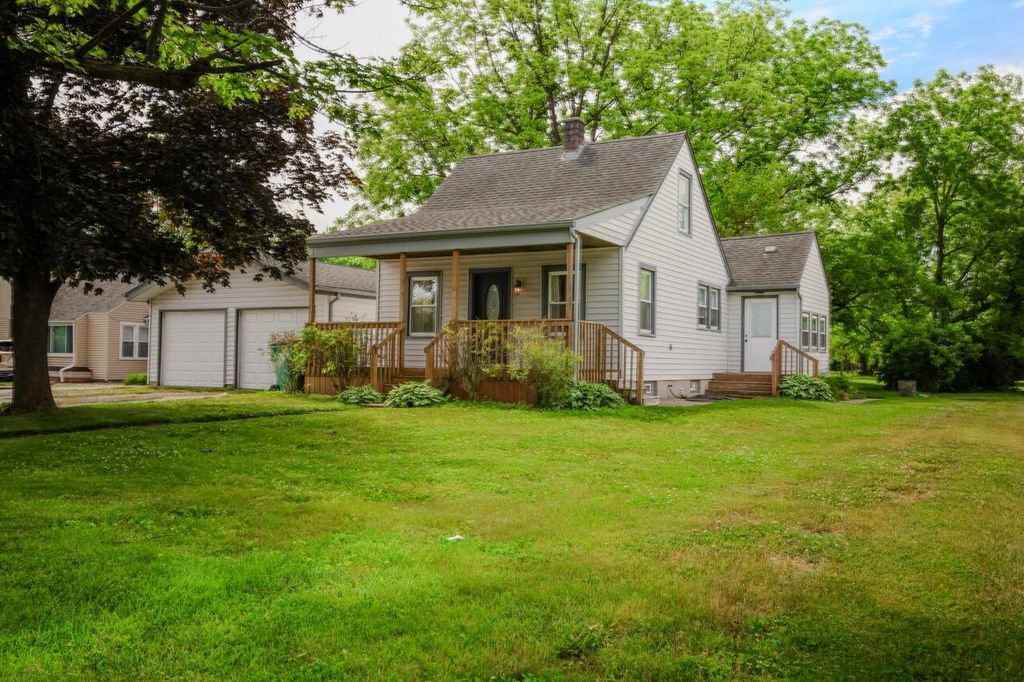 Photo of 751 W 73rd Avenue, Merrillville, IN 46410 (MLS # 839923)