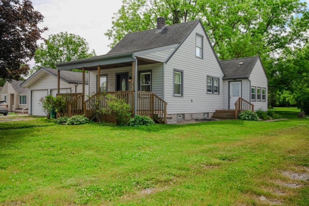 Photo of 751 W 73rd Avenue, Merrillville, IN 46410 (MLS # 839923)