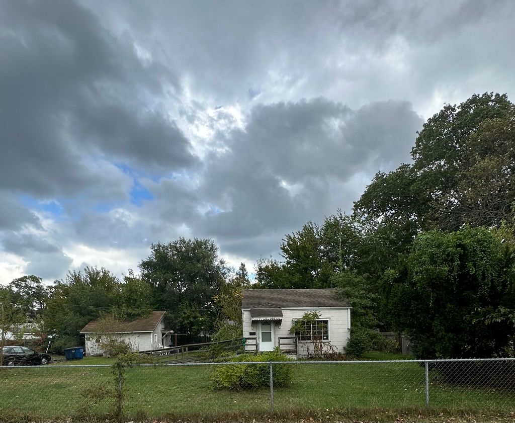 Photo of 2928 Woodrow Avenue, Michigan City, IN 46360 (MLS # 837877)