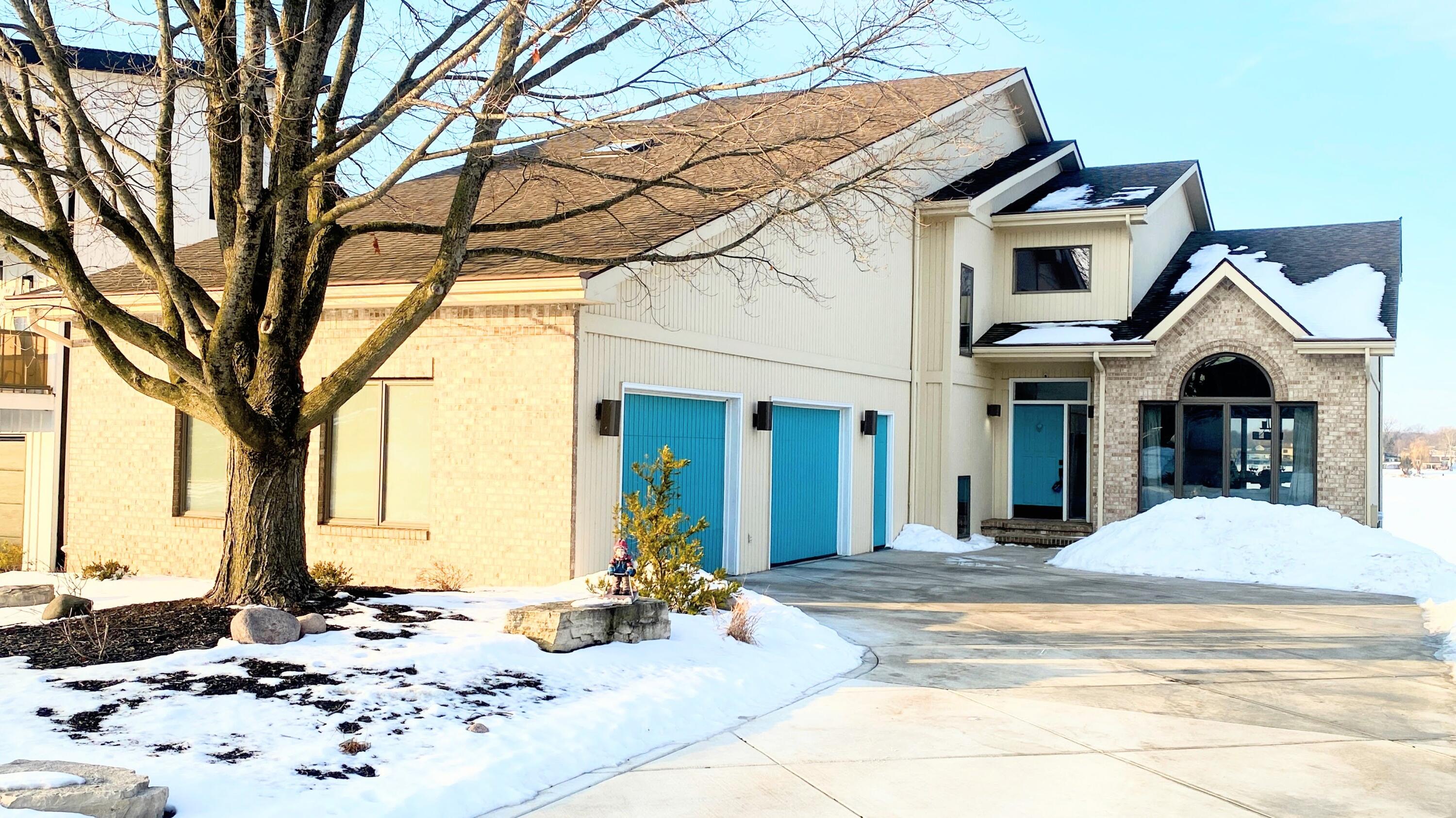 2480 E Lakeshore Drive