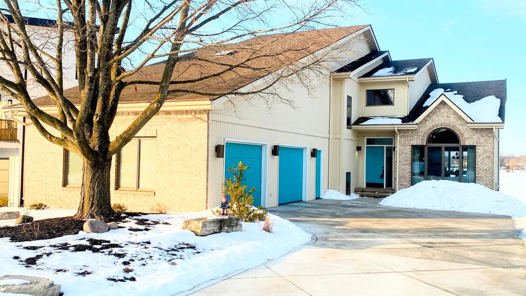 Photo of 2480 E Lakeshore Drive, Crown Point, IN 46307 (MLS # 833627)