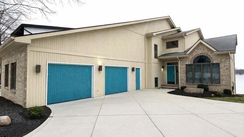 2480 E Lakeshore Drive Crown Point IN 46307