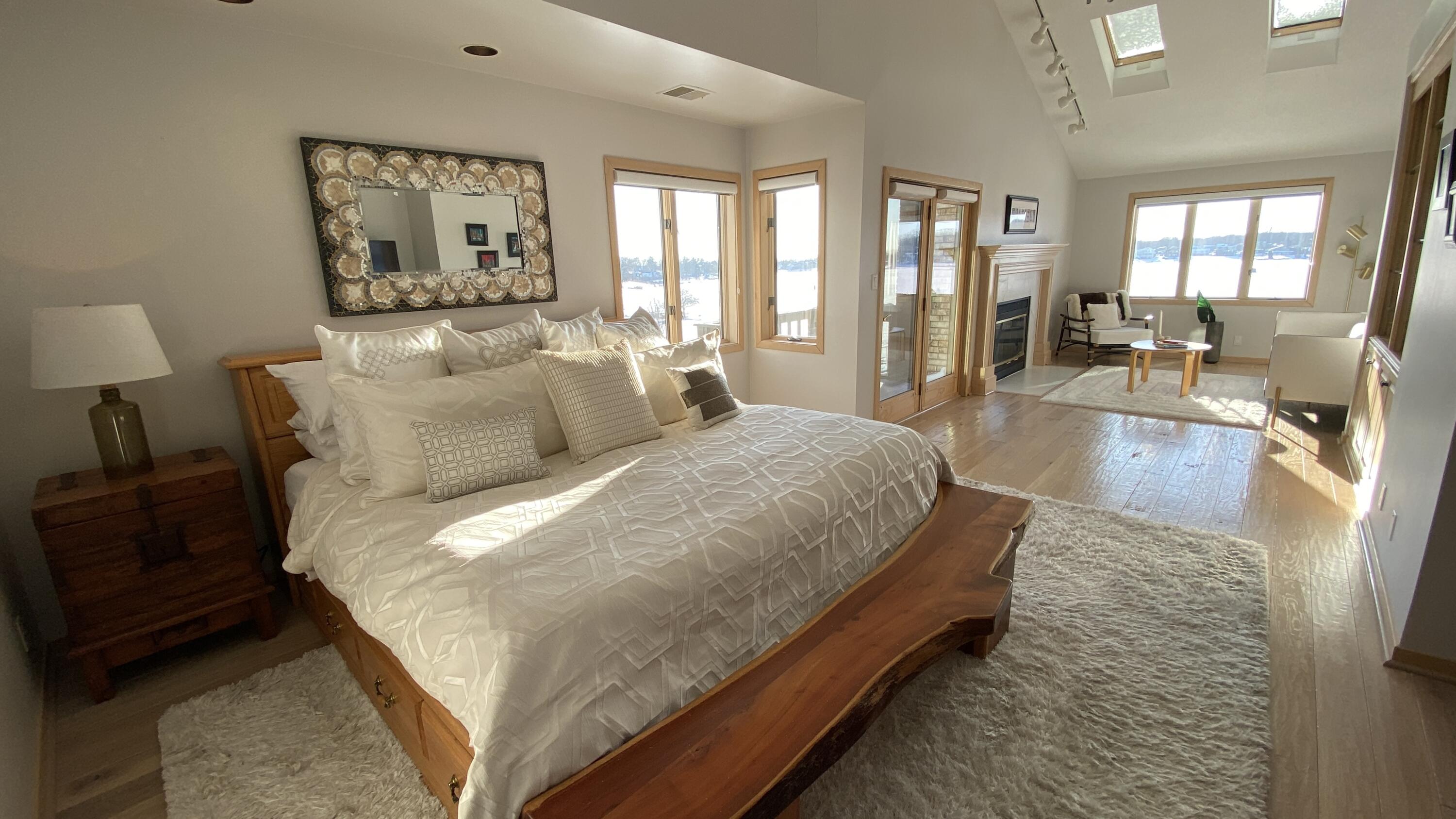 2480 E Lakeshore Drive