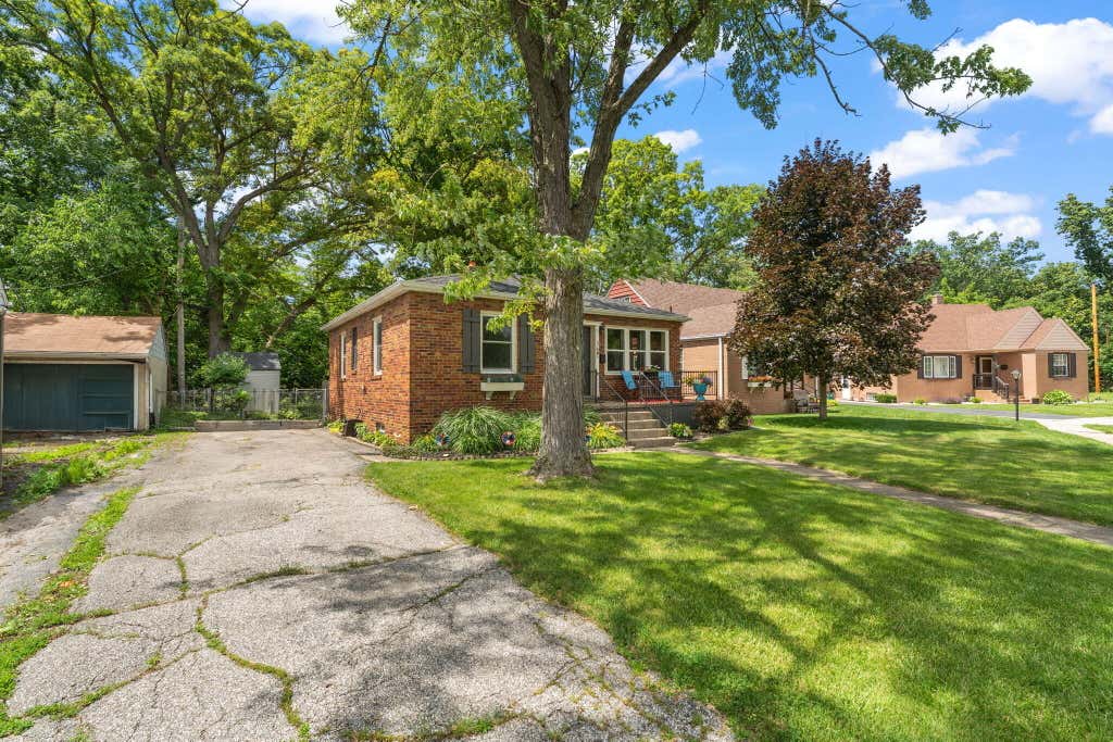 Photo of 16 Beverly Boulevard, Hobart, IN 46342 (MLS # 842016)