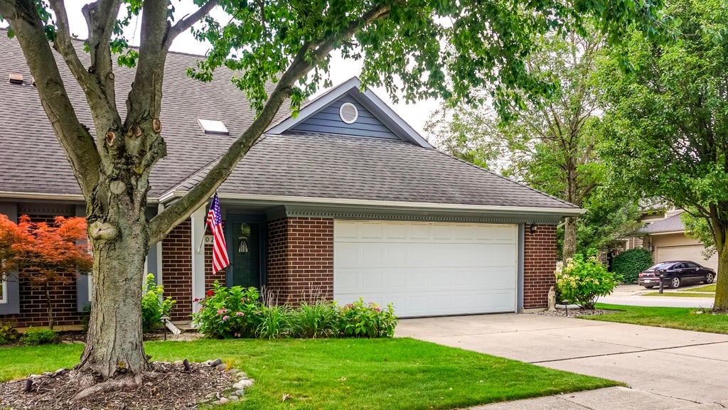 Photo of 8602 Farmington Street, Saint John, IN 46373 (MLS # 842859)