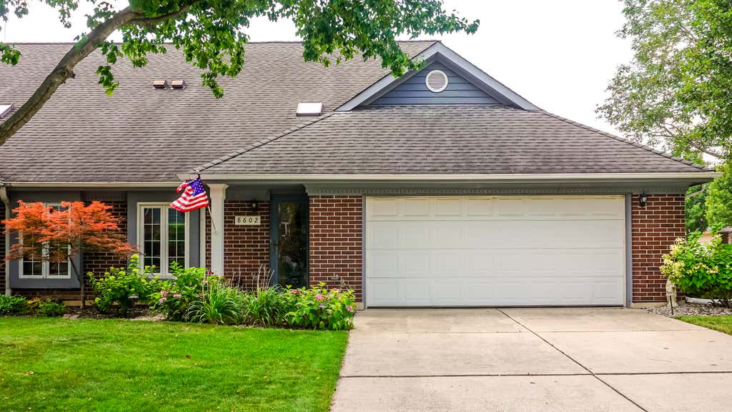 Photo of 8602 Farmington Street, Saint John, IN 46373 (MLS # 842859)