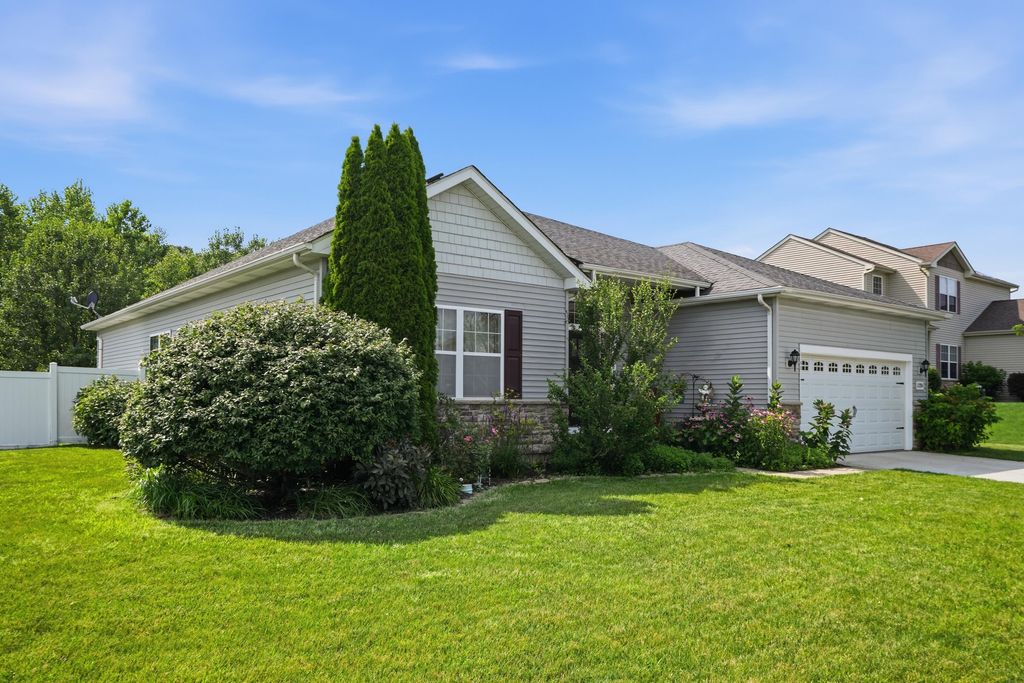 Photo of 12284 Perry Street, Crown Point, IN 46307 (MLS # 842068)