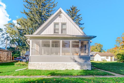 208 Norton Street, La Porte, IN 46350 - #: 829650