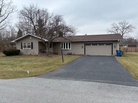 Property photo of 546 Gardenia Street Se, Demotte, IN 46310