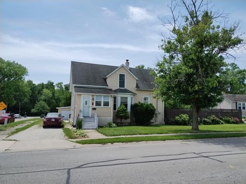 Single Family Residence in Crown Point IN 409 Walnut Street.jpg