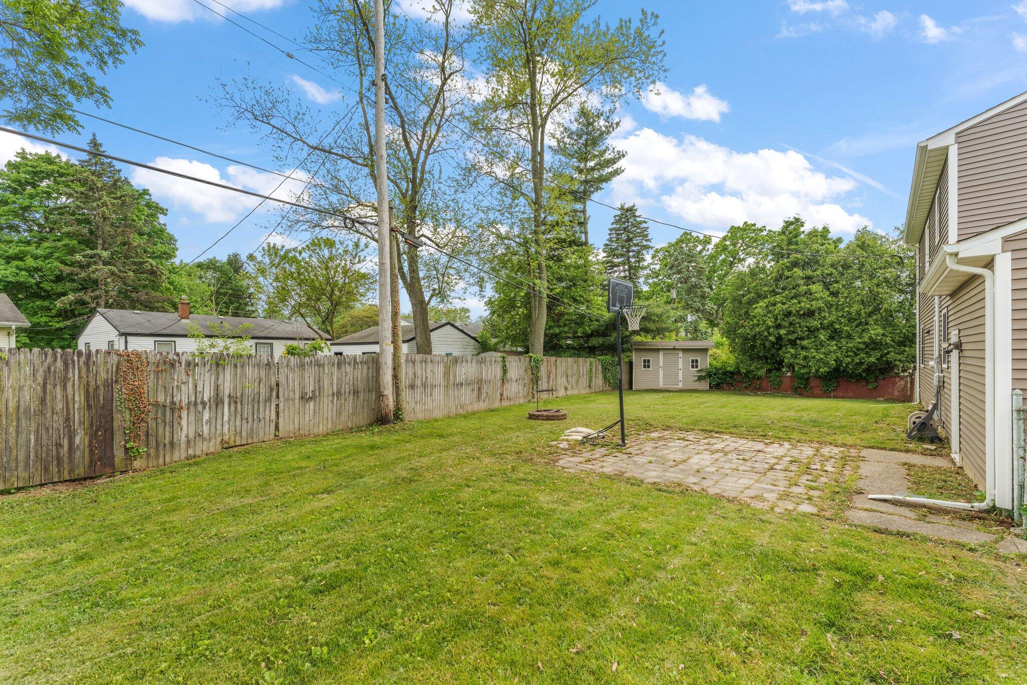 Valparaiso, Indiana 46383, United States, 3 Bedrooms Bedrooms, ,2 BathroomsBathrooms,Residential,Pending,142209