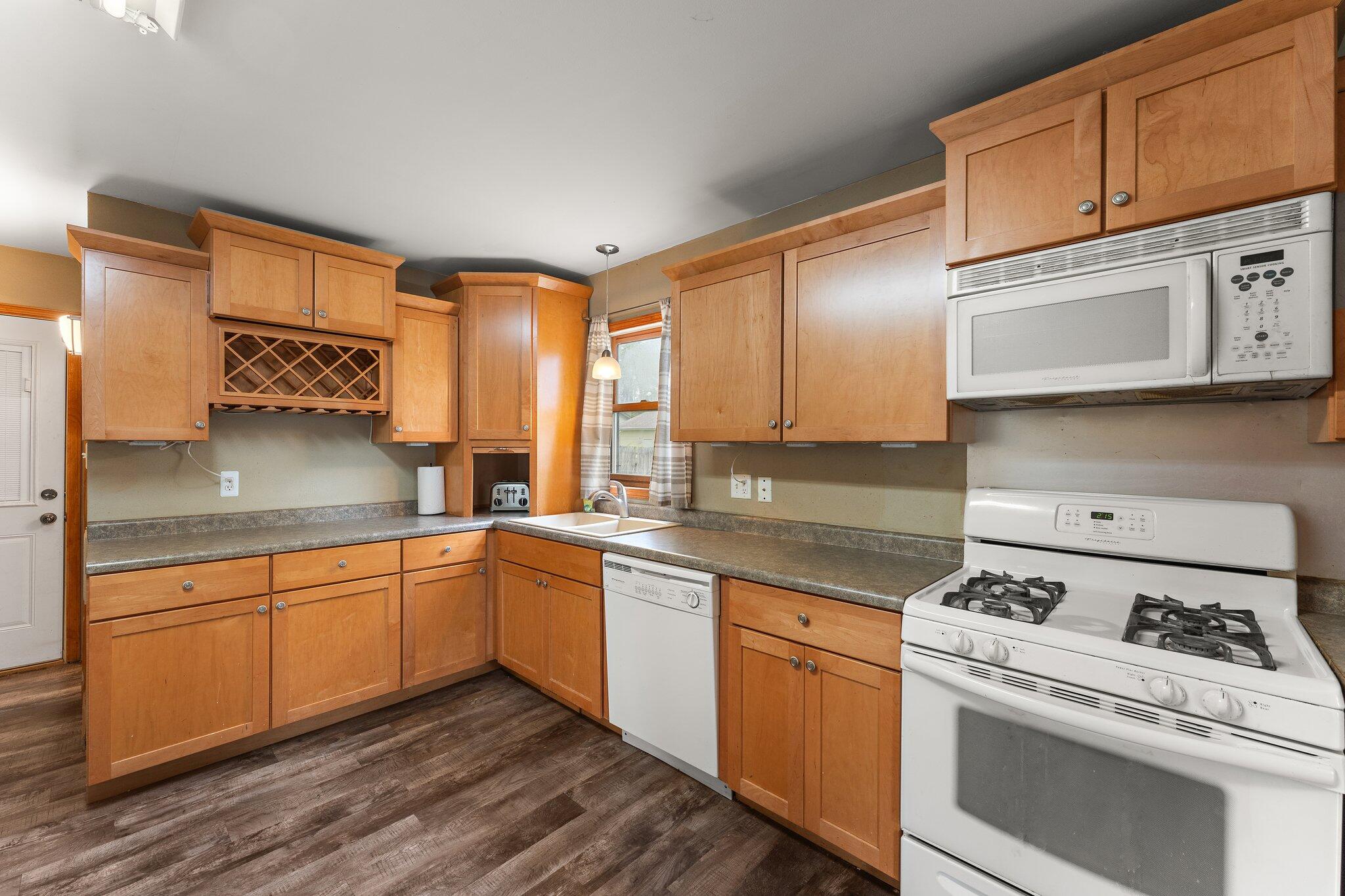 Valparaiso, Indiana 46383, United States, 3 Bedrooms Bedrooms, ,2 BathroomsBathrooms,Residential,Pending,142209