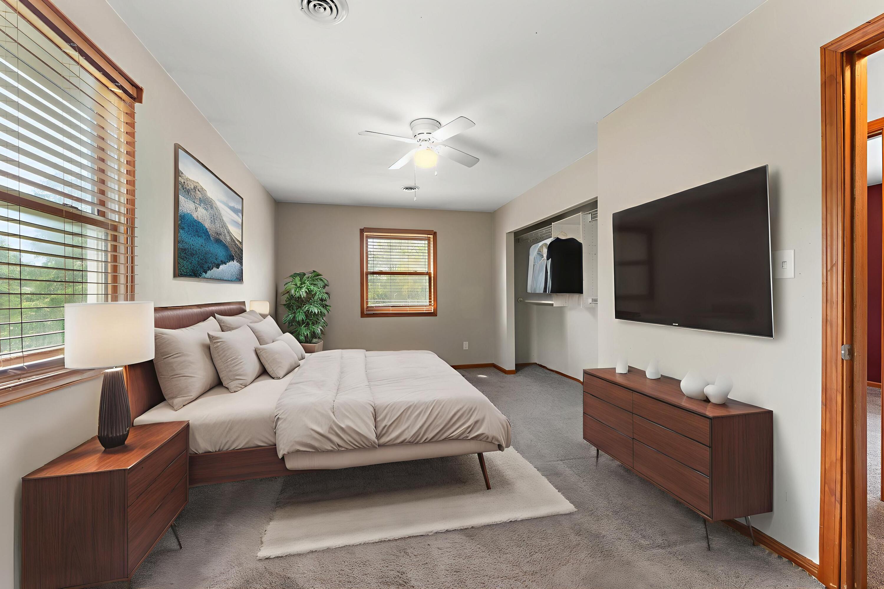 Valparaiso, Indiana 46383, United States, 3 Bedrooms Bedrooms, ,2 BathroomsBathrooms,Residential,Pending,142209