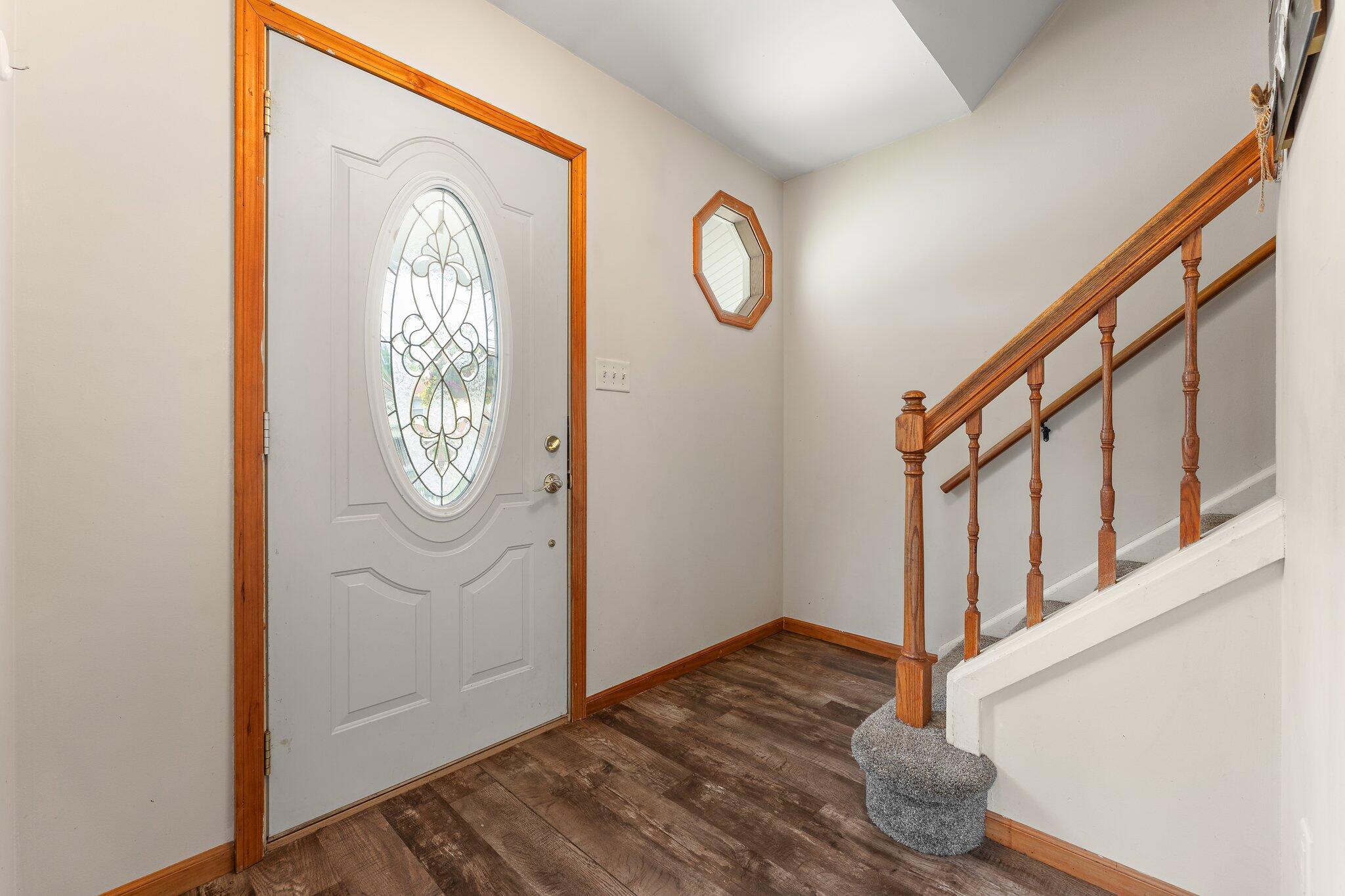 Valparaiso, Indiana 46383, United States, 3 Bedrooms Bedrooms, ,2 BathroomsBathrooms,Residential,Pending,142209