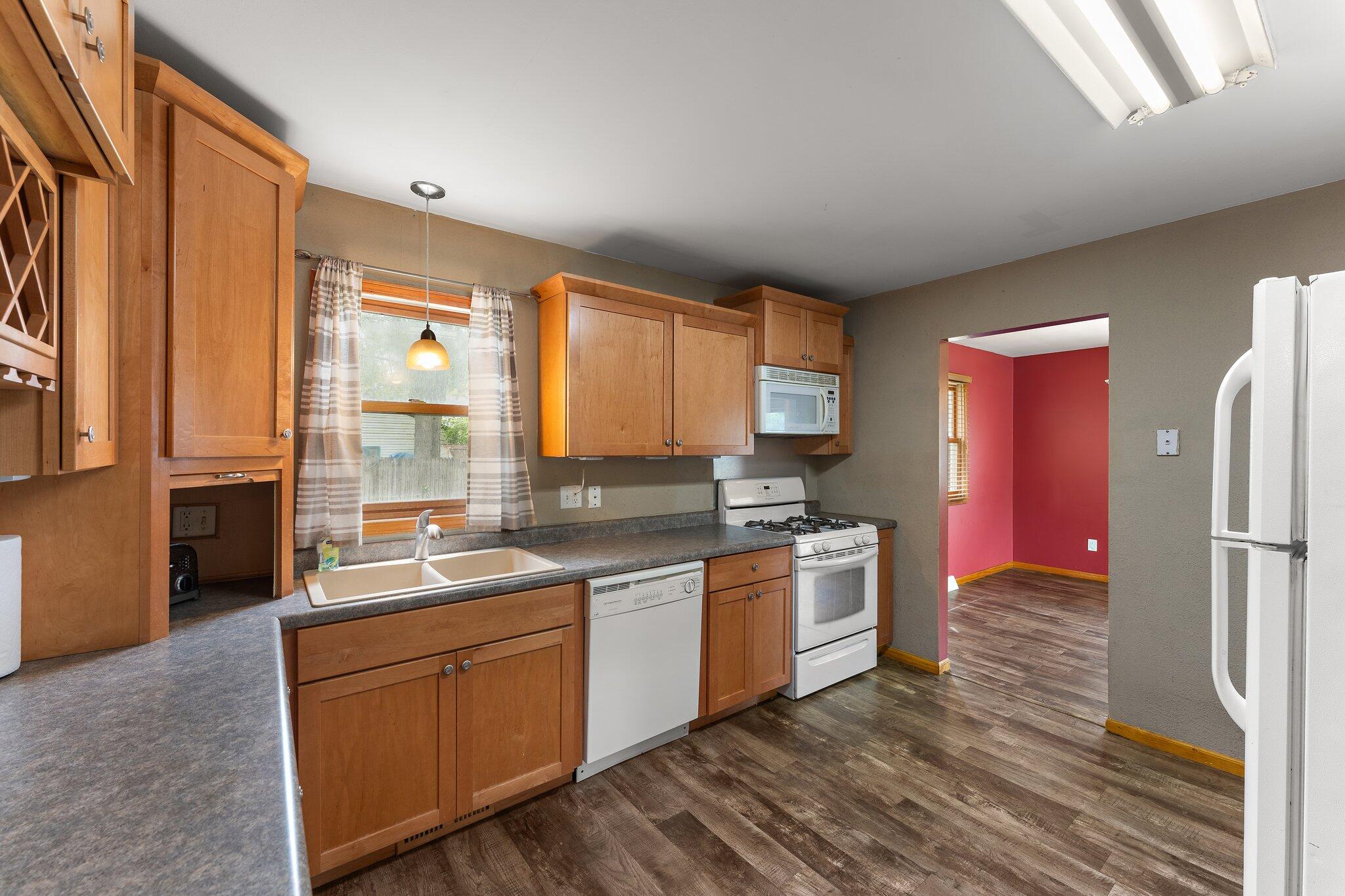 Valparaiso, Indiana 46383, United States, 3 Bedrooms Bedrooms, ,2 BathroomsBathrooms,Residential,Pending,142209