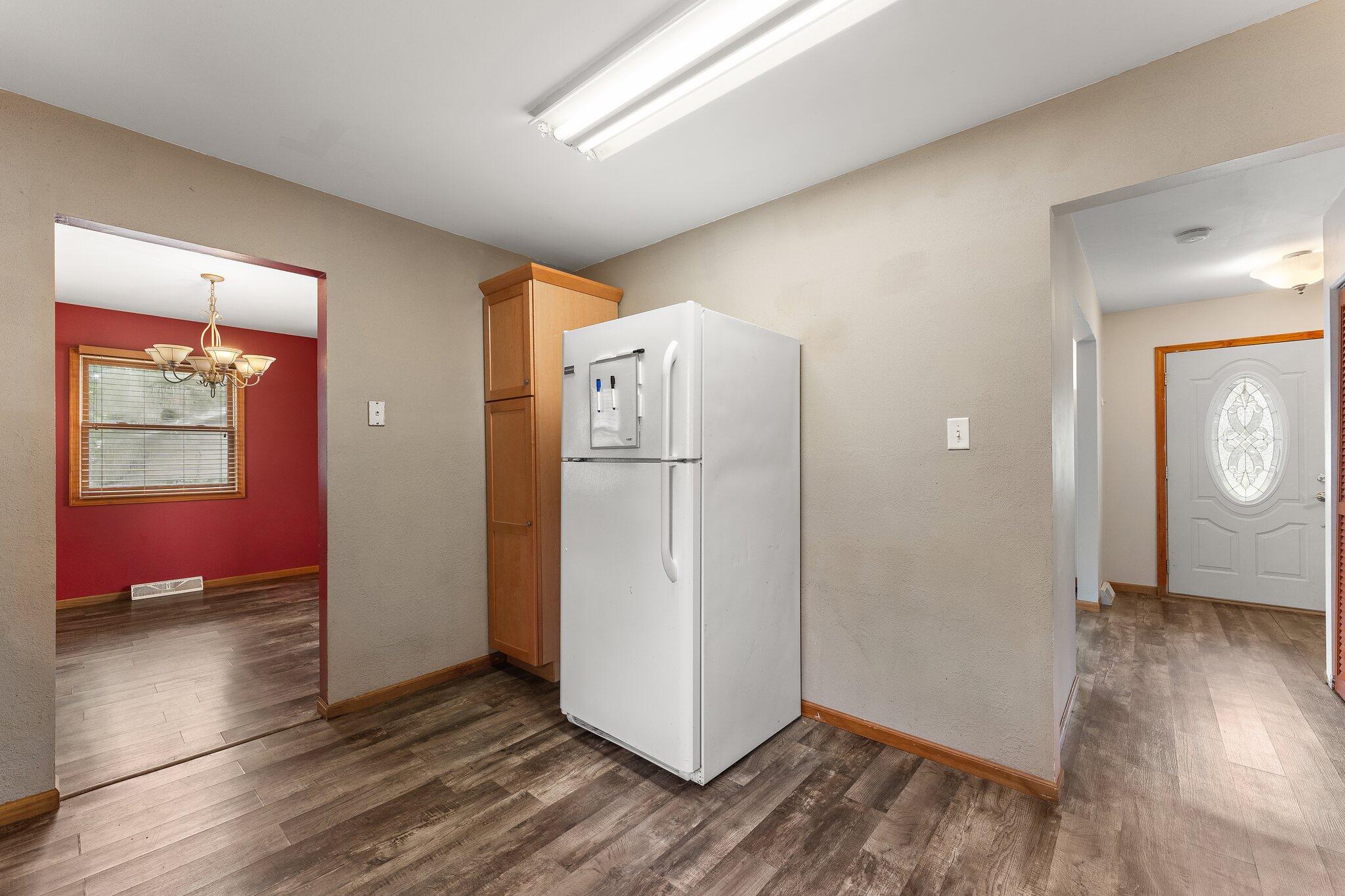 Valparaiso, Indiana 46383, United States, 3 Bedrooms Bedrooms, ,2 BathroomsBathrooms,Residential,Pending,142209