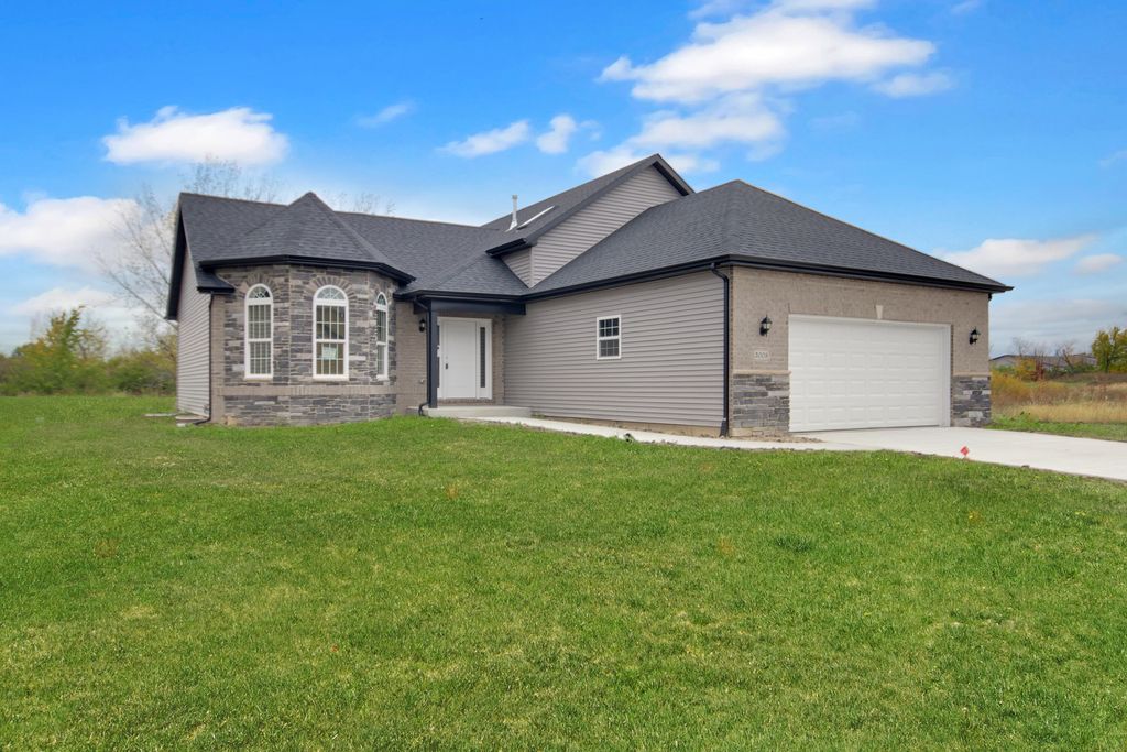 Photo of 3008 W 82nd Place, Merrillville, IN 46410 (MLS # 835058)