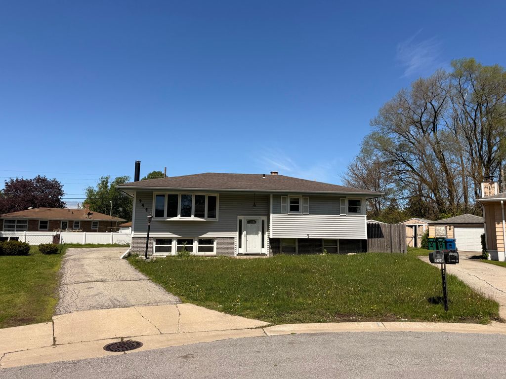 Photo of 944 W 54th Place, Merrillville, IN 46410 (MLS # 838380)