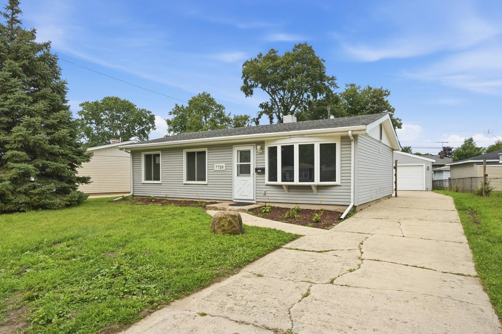 Photo of 7726 New Hampshire Avenue, Hammond, IN 46323 (MLS # 842976)