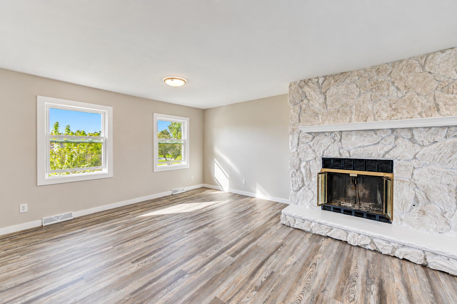 952 Hanover Lane