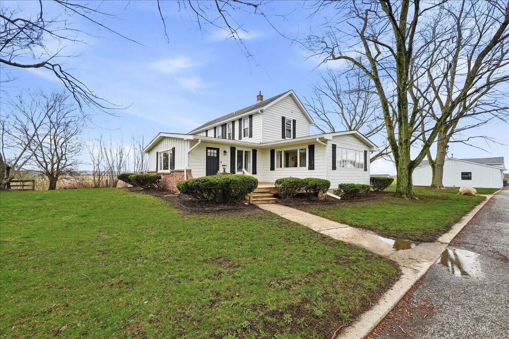 Photo of 6411 E 129th Avenue, Crown Point, IN 46307 (MLS # 837166)