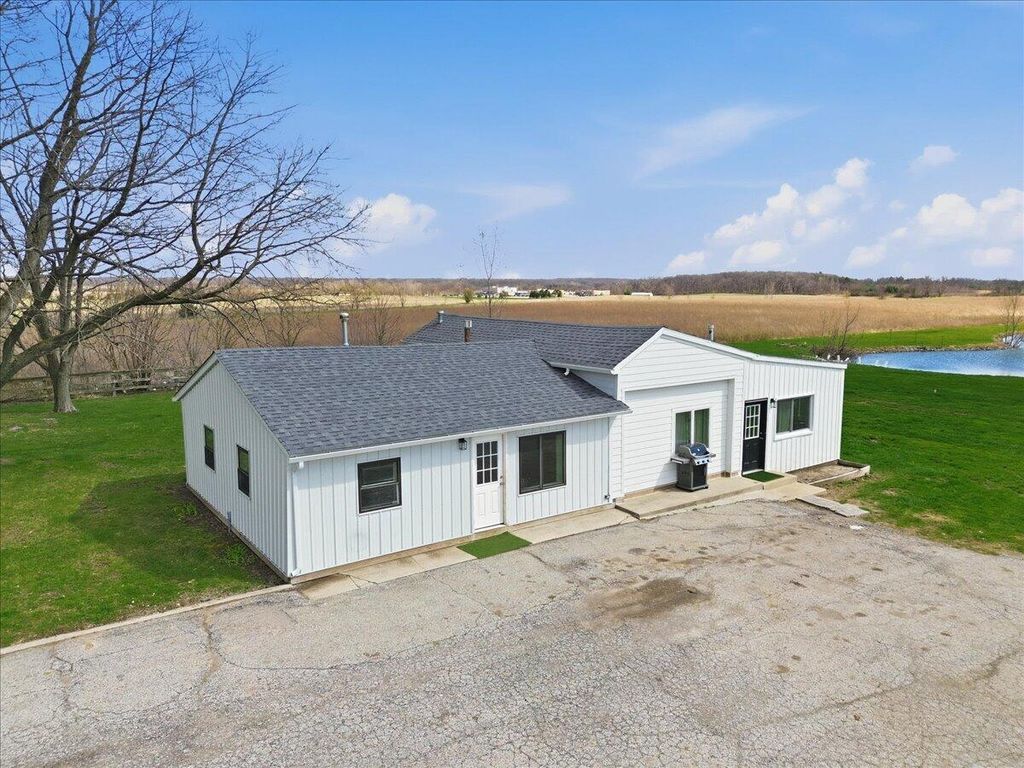 Photo of 6411 E 129th Avenue, Crown Point, IN 46307 (MLS # 837166)