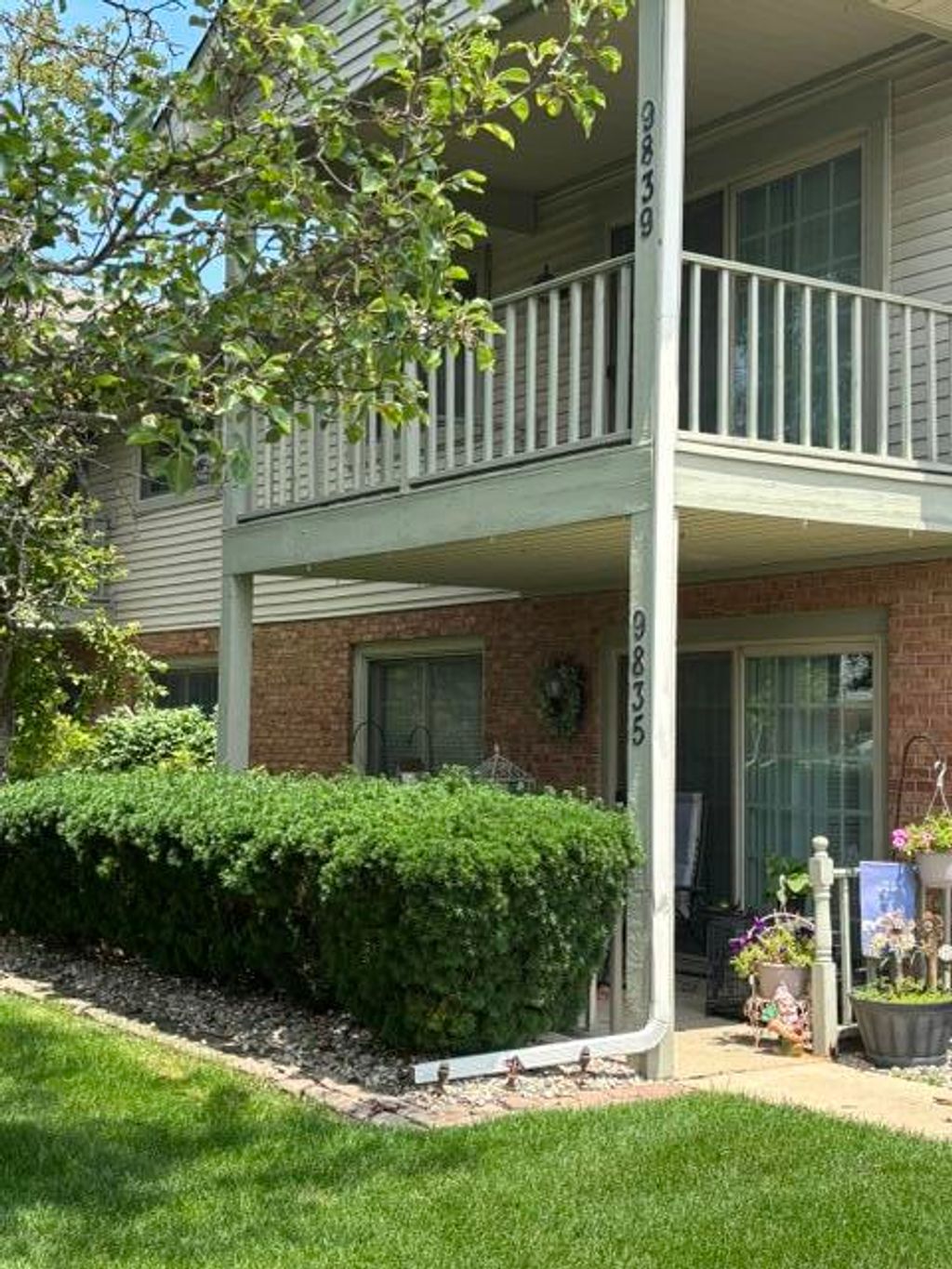 Photo of 9839 Parkway Drive, Highland, IN 46322 (MLS # 842150)