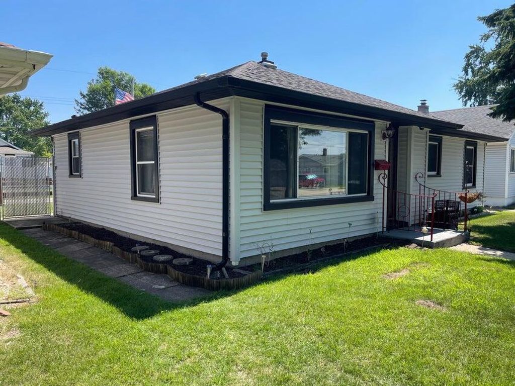 Photo of 6637 S Mccook Avenue, Hammond, IN 46323 (MLS # 836604)