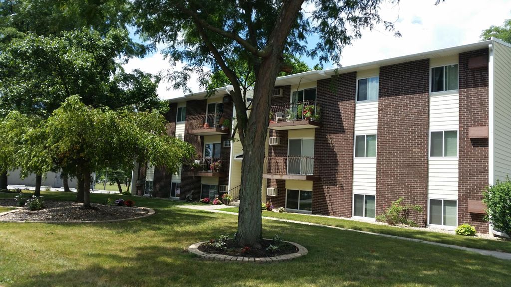 Photo of 121 N West Street #22, Crown Point, IN 46307 (MLS # 835978)