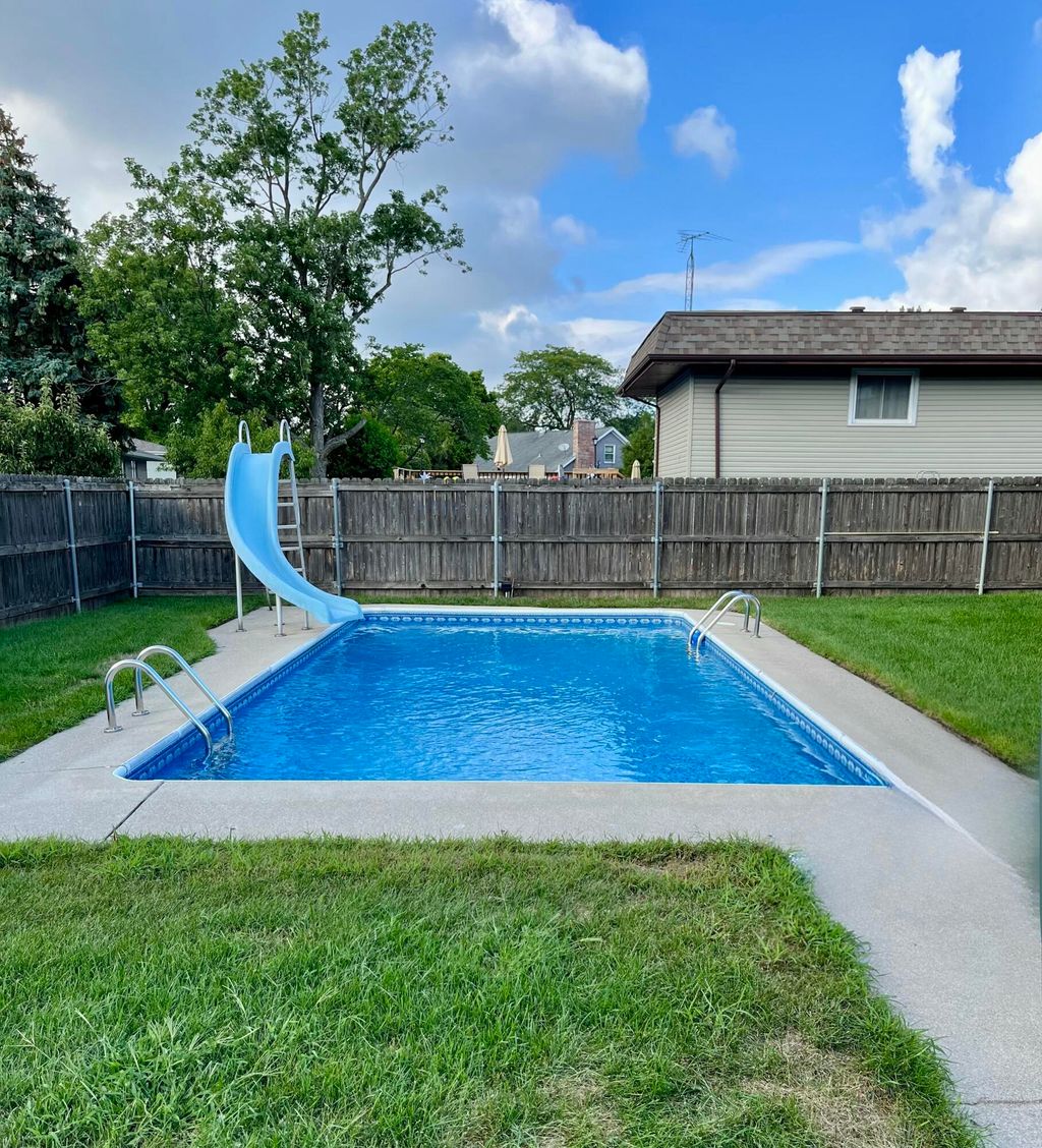 Photo of 9536 Walnut Drive, Munster, IN 46321 (MLS # 836066)