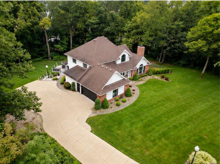 Photo of 217 Greenfield Drive, Middlebury, IN 46540 (MLS # 844883)