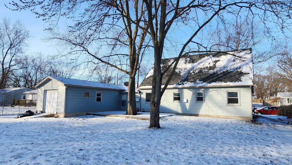Photo of 723 Fox River Road, Valparaiso, IN 46385 (MLS # 832406)
